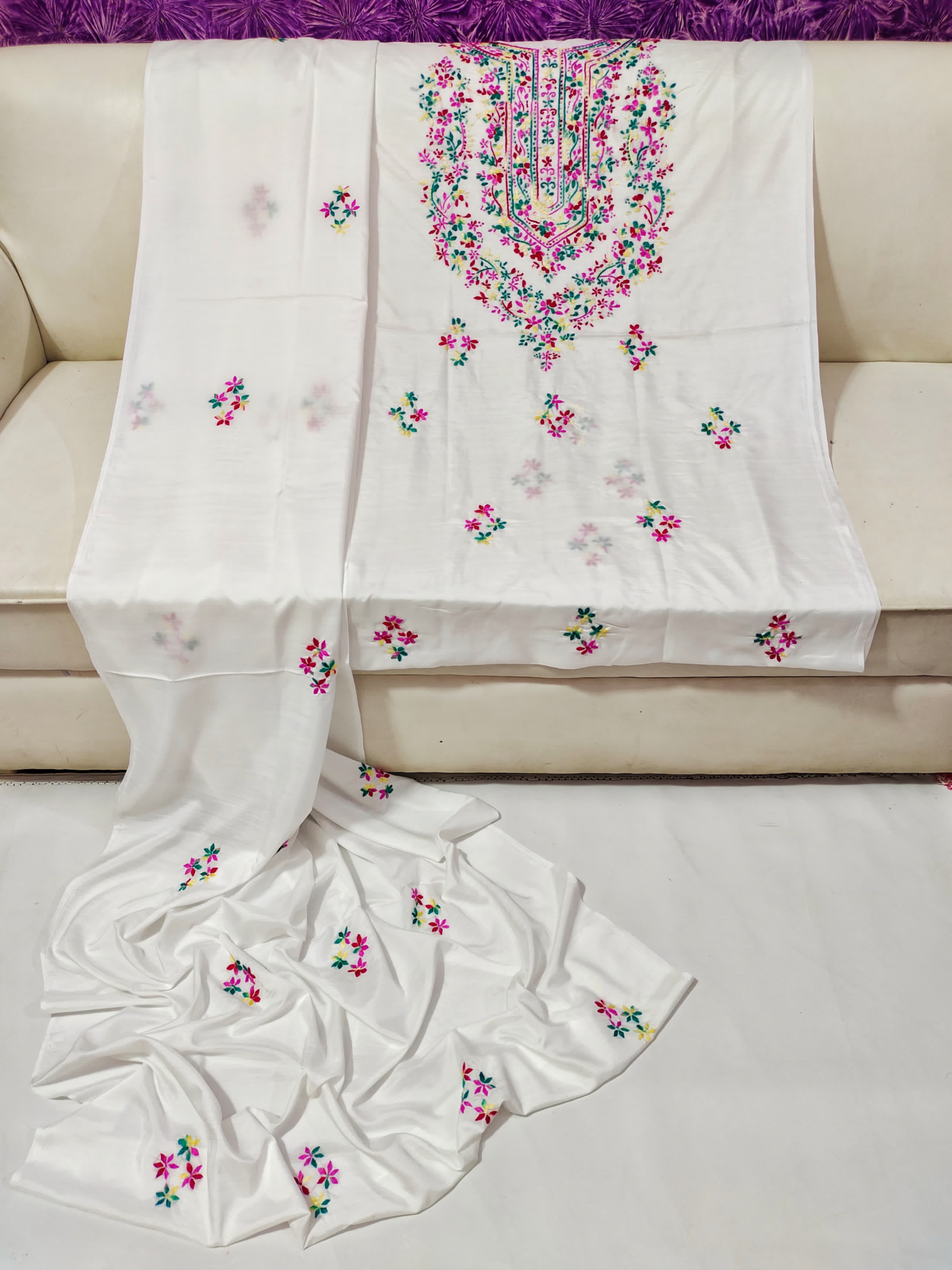 Eternal Grace – White Chunri Kundan Gotta Chiffon Set